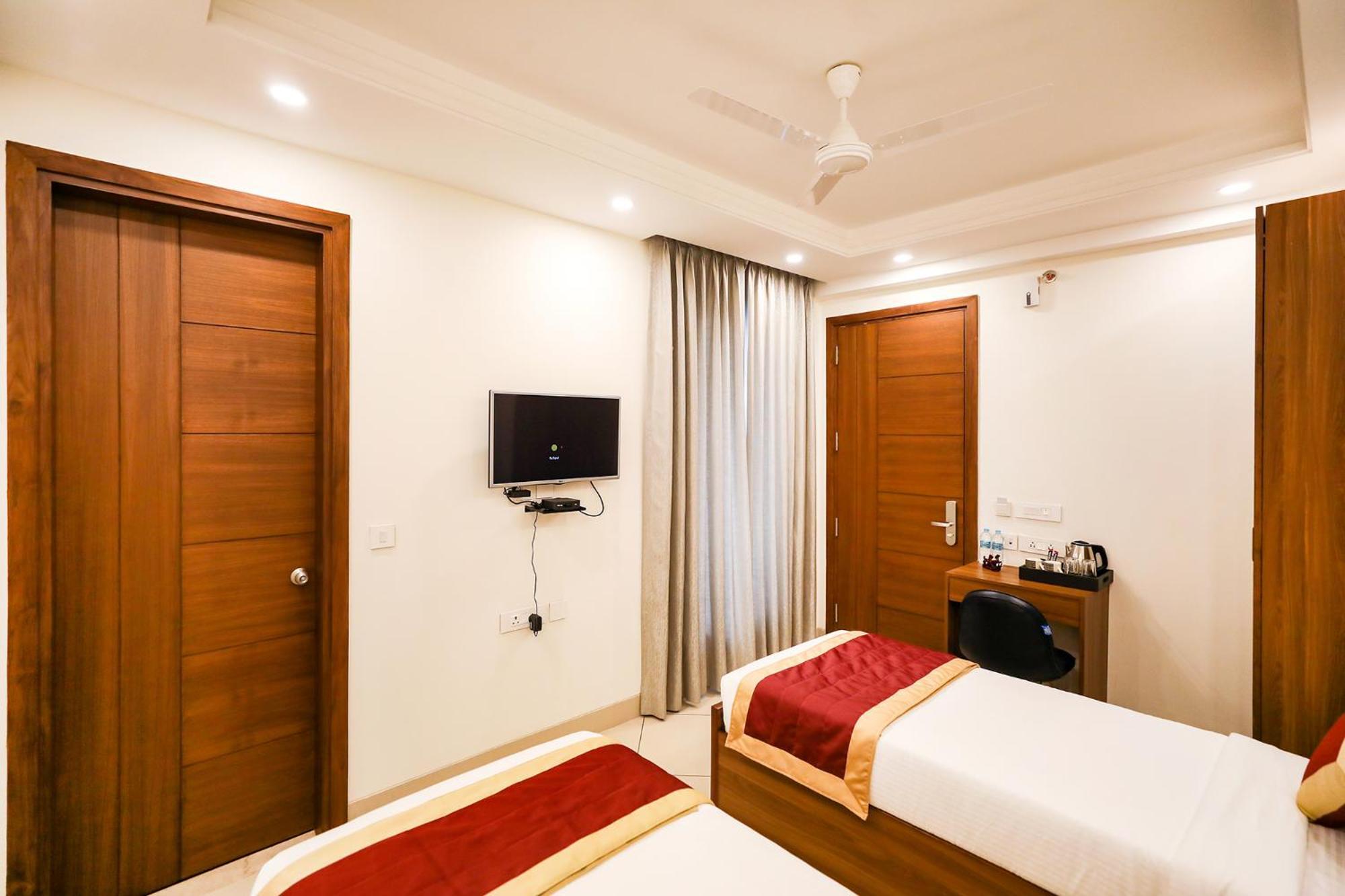 Fabhotel La Paz Stay B&B New Delhi Exterior photo